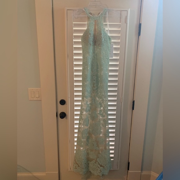 Jasz Couture 7249 formal prom dress - Picture 4 of 6